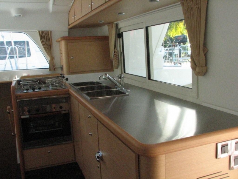 Photo:  Lagoon 440 A/C; Gen.