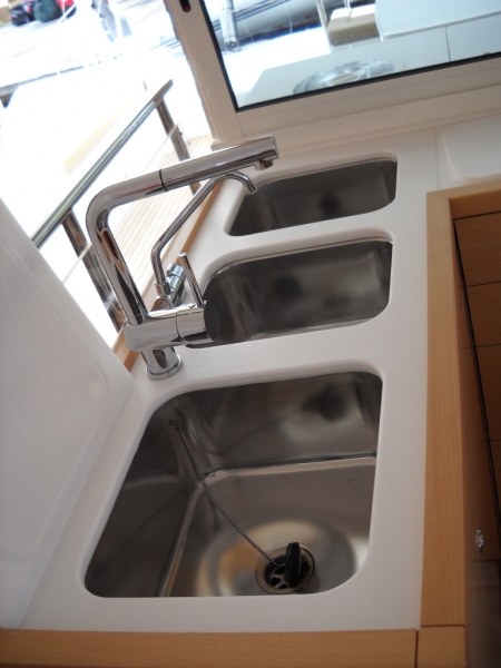 Photo:  Lagoon 450