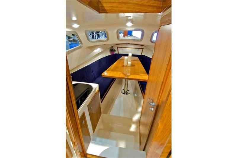 Photo:  Sloep Cabin 750