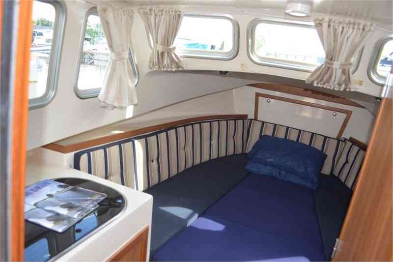 Photo:  Sloep Cabin 750