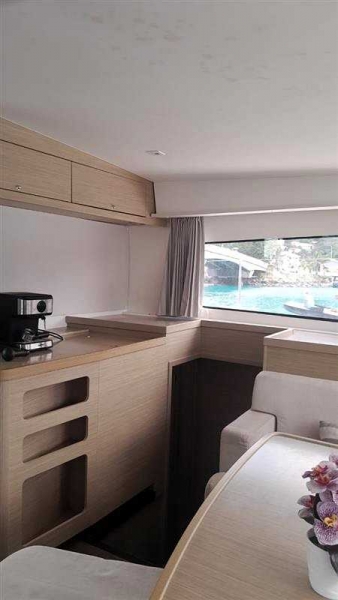 Photo:  Lagoon 42 (Gen. & A/C)