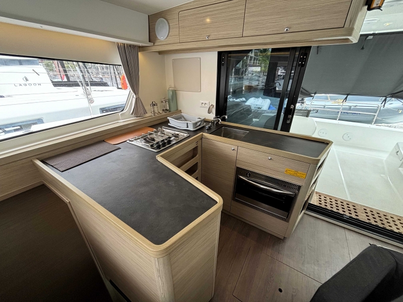 Photo:  Lagoon 42 (Gen. & A/C)