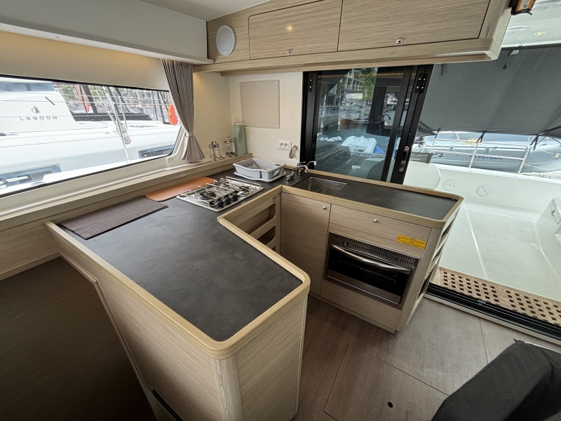Photo:  Lagoon 42 (Gen. & A/C)