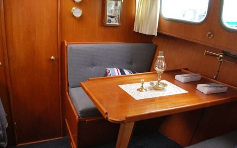 Photo:  Vedette Altena 9.50