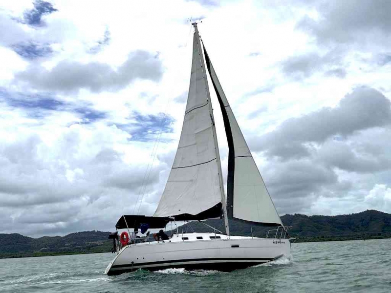 Product Image Oceanis Clipper 323