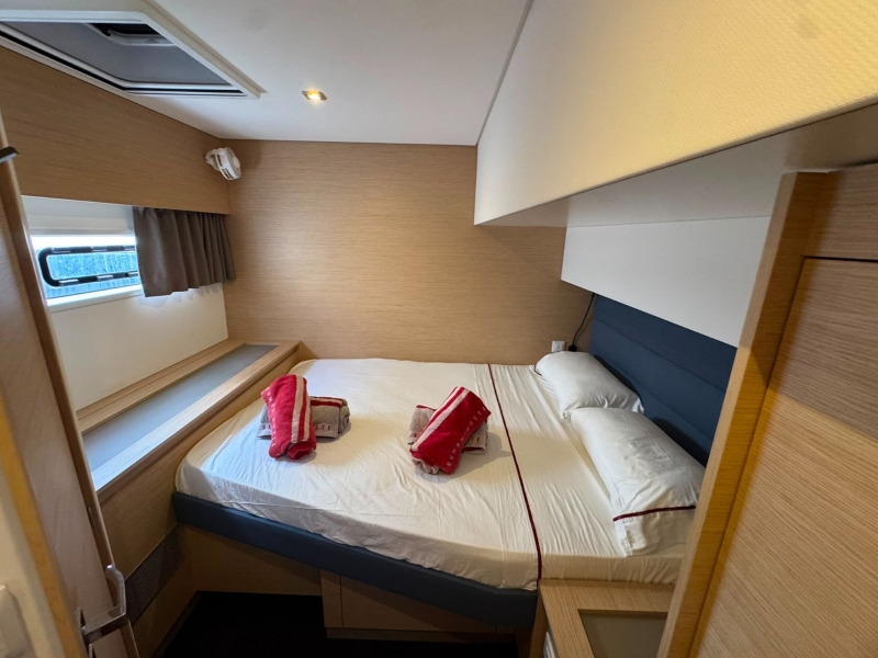 Photo:  Aura 51 Gen, A/C, Waterm.