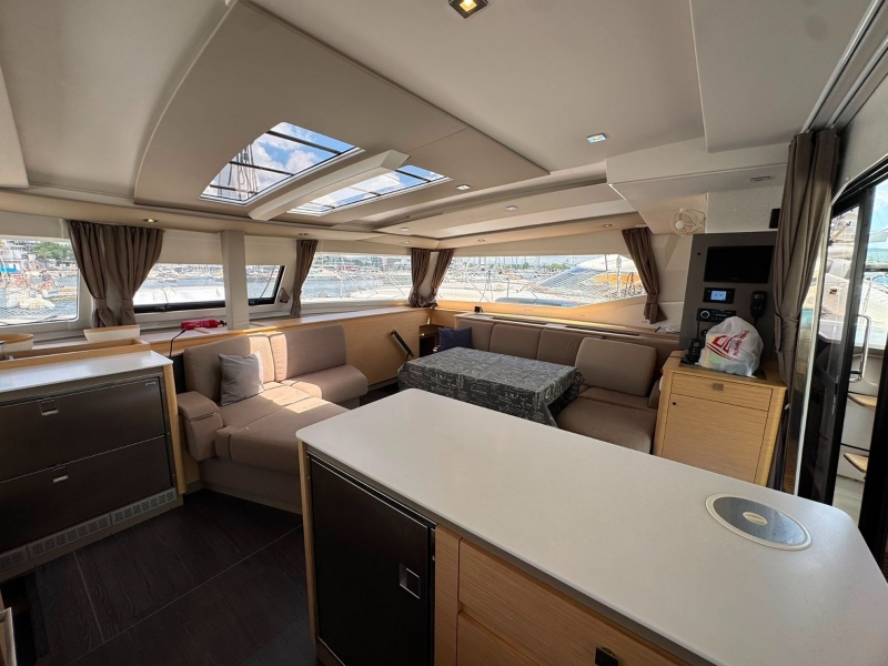 Photo:  Aura 51 Gen, A/C, Waterm.