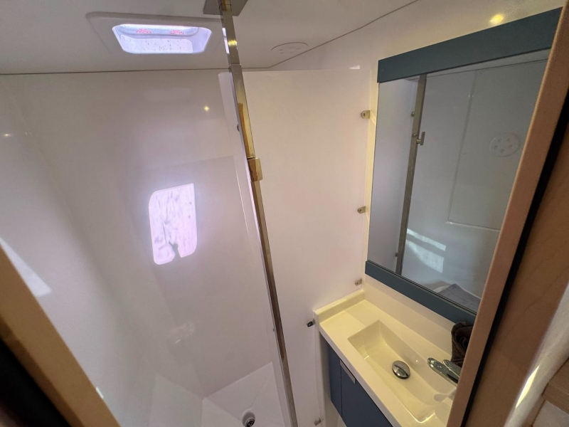 Photo:  Aura 51 Gen, A/C, Waterm.