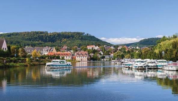 Mit einem Hausboot von Nicols Saverne und Umgebung entdecken.